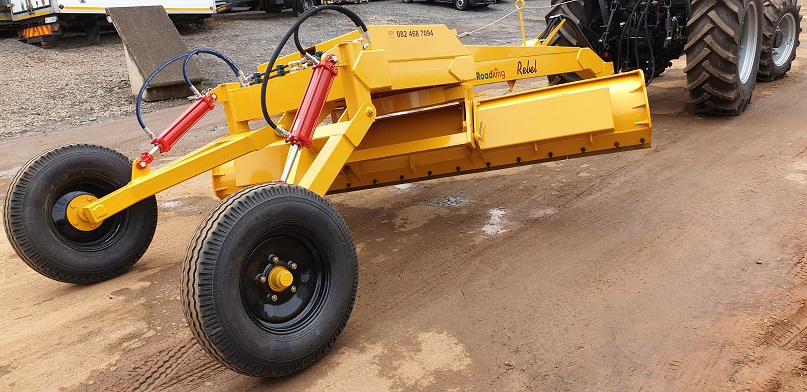 Roadking Rebel - Tractor operated trailed grader
